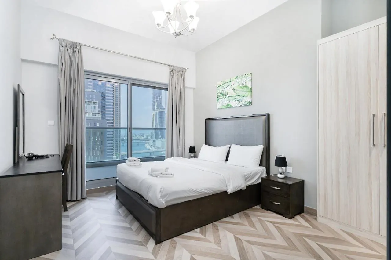 Spacious 4Bd En-Suite Apt I Canal View I Fast Wifi Dubai Apartment